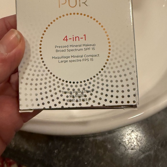 PUR 4-in-1 Pressed Mineral Makeup Broad
Spectrum SPF 15 - Picture 10 of 10